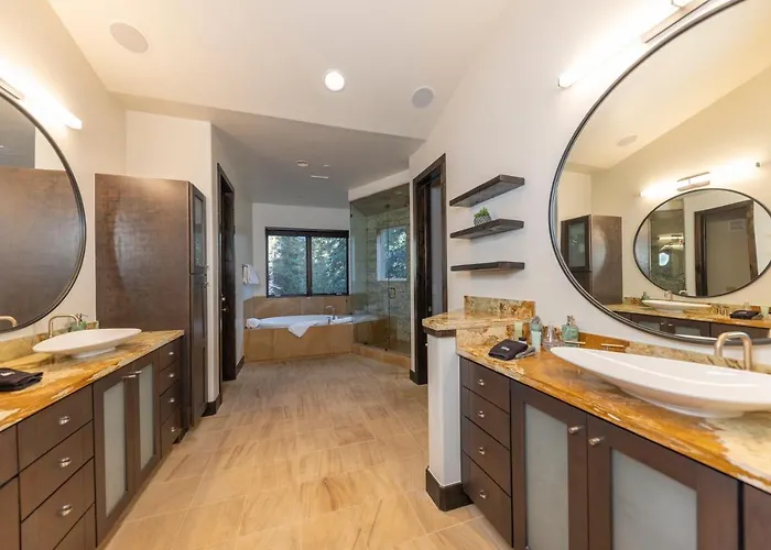 Parade Of Homes Triple Award Winning Estate, Short Walk To Slopes, Sprawling Modern Luxury!! * Copper Mountain