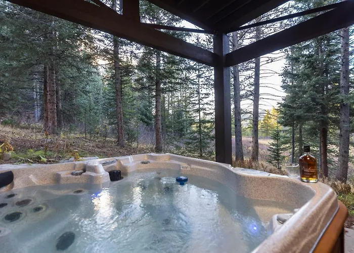Holiday home Parade Of Homes Triple Award Winning Estate, Short Walk To Slopes, Sprawling Modern Luxury!! *