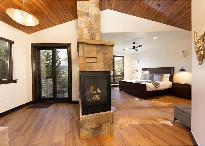 Parade Of Homes Triple Award Winning Estate, Short Walk To Slopes, Sprawling Modern Luxury!! * Copper Mountain