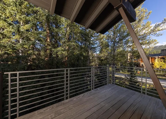 Parade Of Homes Triple Award Winning Estate, Short Walk To Slopes, Sprawling Modern Luxury!! Holiday home Copper Mountain