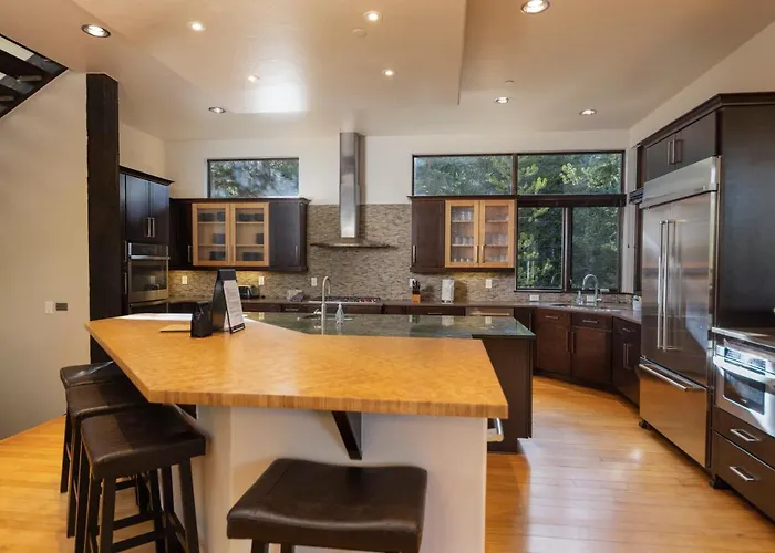 Parade Of Homes Triple Award Winning Estate, Short Walk To Slopes, Sprawling Modern Luxury!! * Copper Mountain